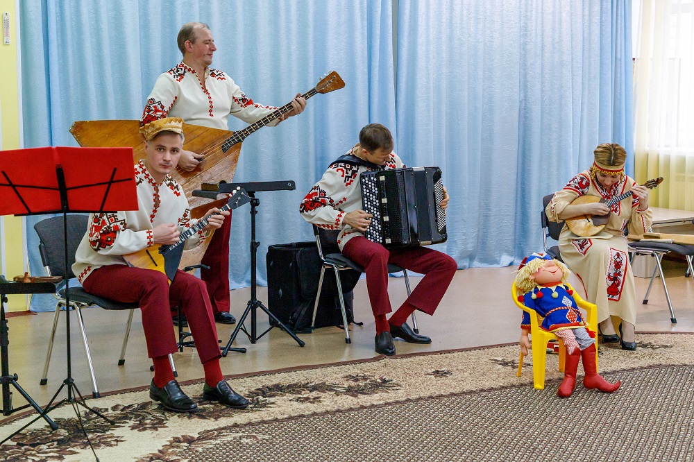 БФ «Синара» организовал уроки музыки для юных жителей Каменска-Уральского и Алапаевска