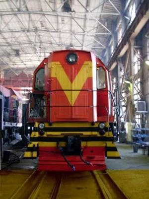 На Людиновском тепловозостроительном заводе изготовлен опытный образец нового маневрового тепловоза ТЭМ9