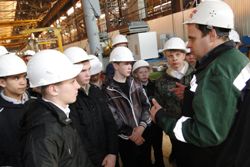 Школьники Екатеринбурга познакомились с особенностями локомотивостроения