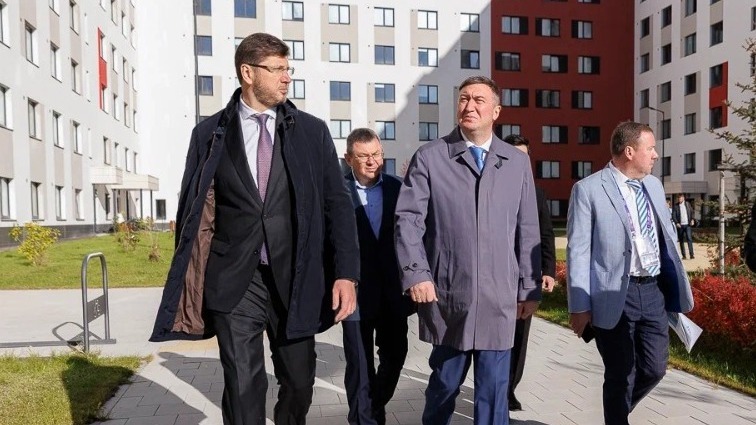 Первый заместитель министра строительства РФ Александр Ломакин посетил кампус УрФУ