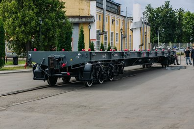 Sinara Transport Machines Presents a Prototype of a High-Speed Fitting Flatcar to Federal Freight Company