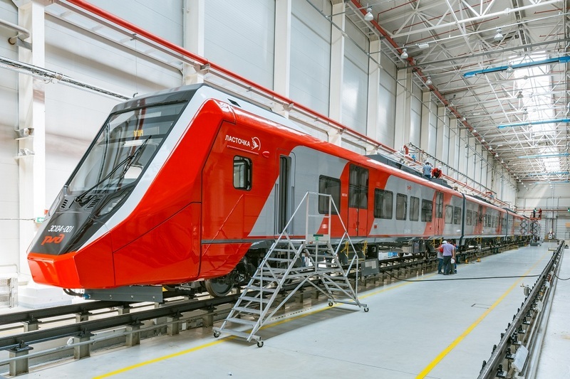 Завод «Уральские локомотивы» передал первые четыре состава новой «Ласточки»  Свердловской железной дороге