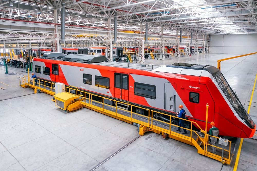 Новые скоростные поезда постоянного тока ЭС104 «Финист»